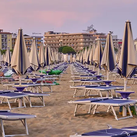 Relax By Our Pool-beahost Apartment Bibione