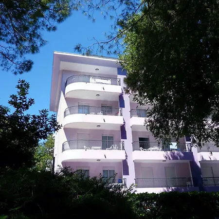 Relax By Our Pool-beahost Lejlighed Bibione